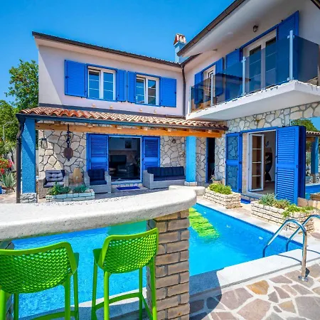 Sleeps 8 With Pool Air Con And Wifi * Novi Vinodolski