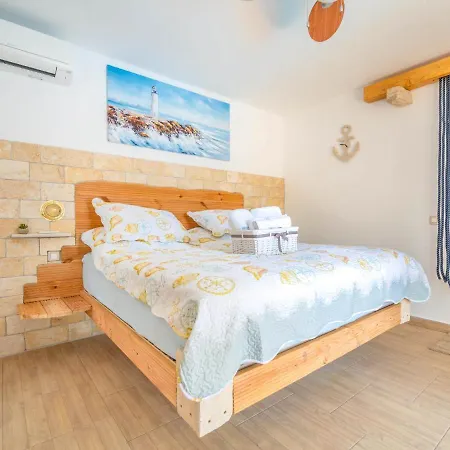 Sleeps 8 With Pool Air Con And Wifi Villa Novi Vinodolski